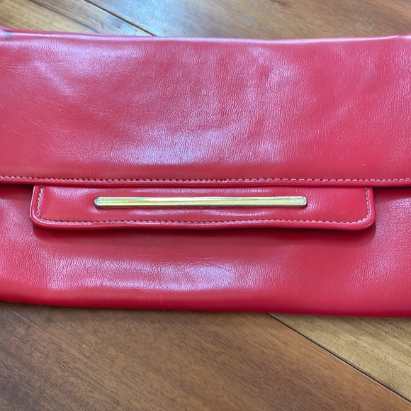 VINTAGE RED LEATHER HANDBAG - Picture 2 of 10